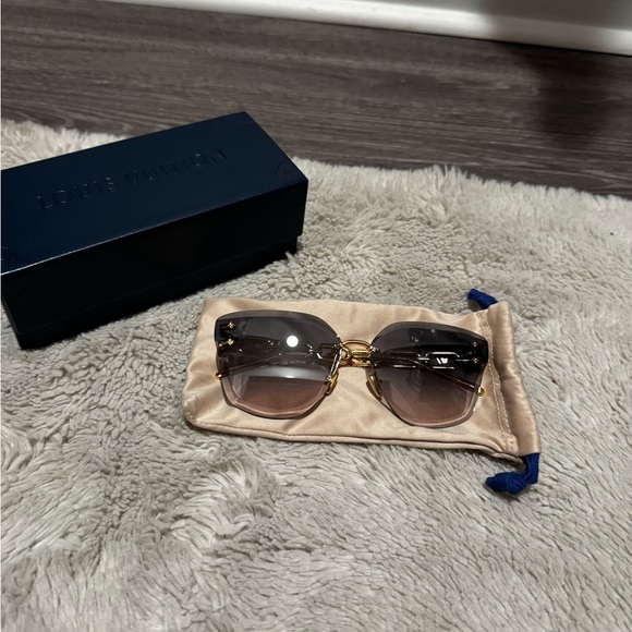 Louis Vuitton Jewel Cat Eye Sunglasses - Picture 2 of 6